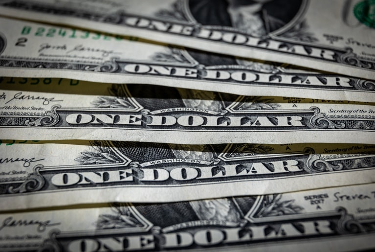 US dollar continues to drop ahead of Jackson Hole