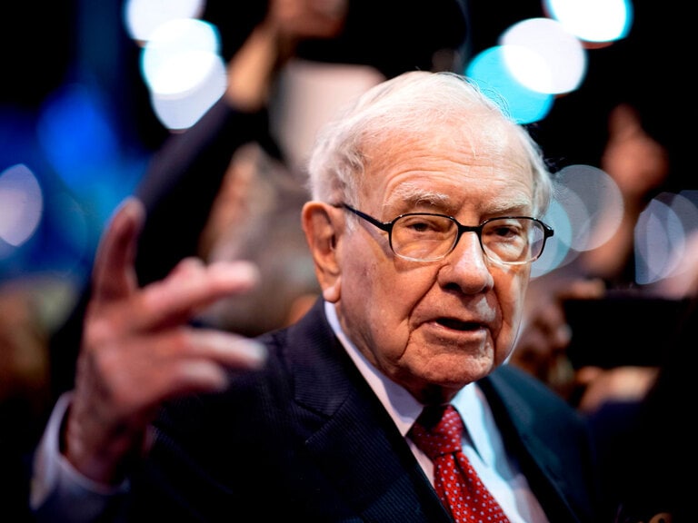 Warren Buffett’s Berkshire Hathaway: What to Expect from Tomorrow’s Earnings